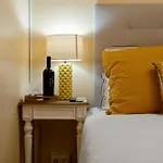 בית הארחה Vintage Senses Residences פארו