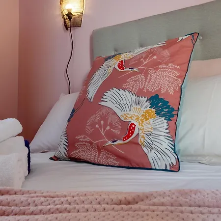 Πανσιόν Vintage Senses Residences 3*