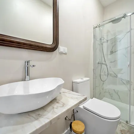 Vintage Senses Residences 3*