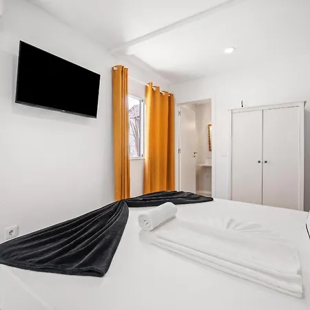 Vintage Senses Residences 3*